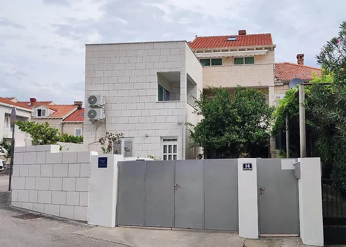 Ava Studio Apartment And Room