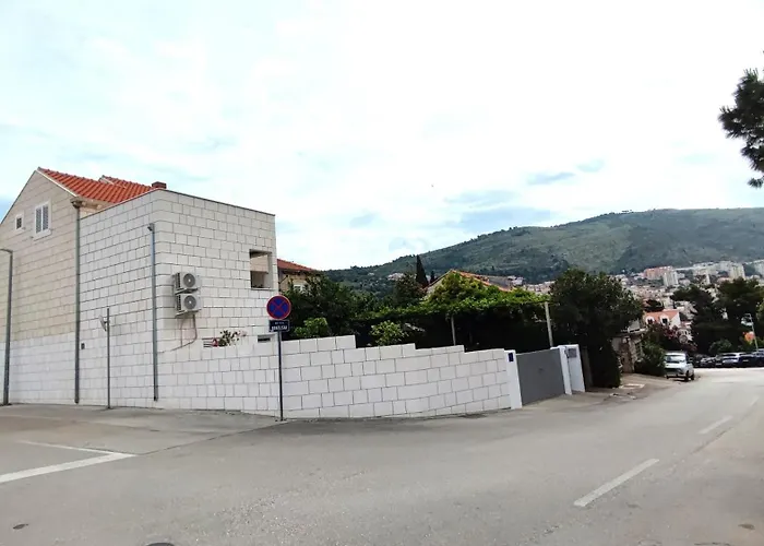 Ava Studio Apartment And Room